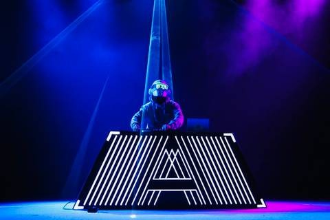 白银高端夜场招聘体验的无尽乐趣.让你的音乐梦想得到实现