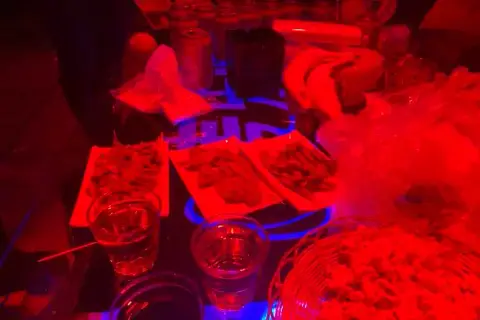 武汉夜场招聘,武汉市中心KTV模特晚班可兼