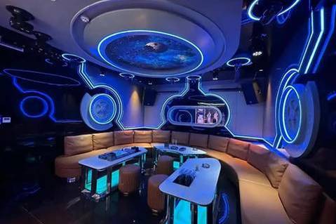 成都夜场招聘促销员/礼仪,现结薪金,免费住宿轻松工作