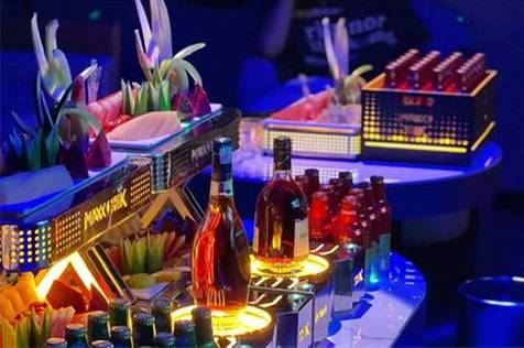 怒江夜总会招聘,夜店服务员招聘,五家店铺随意选专人服务贴心