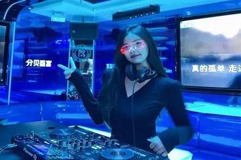 深圳高待夜场招聘模特兼职/促销员,福利优兼职好,舞台任您耀