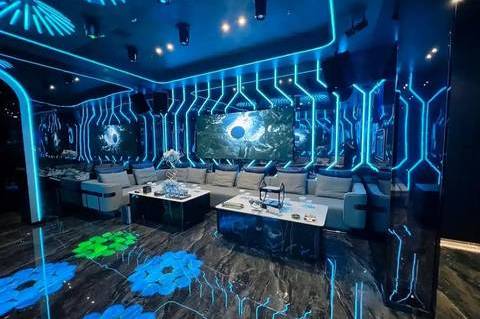 贵阳高端KTV招聘礼仪,贵阳夜总会,加入KTV团队职业再上台