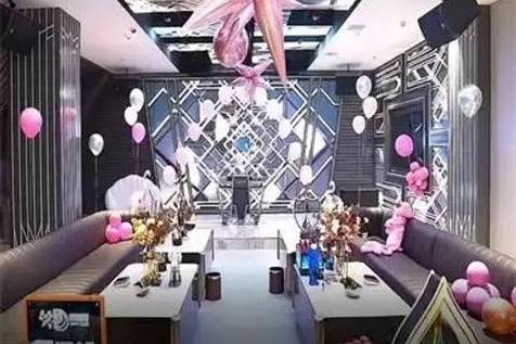 郑州娱乐场所招聘服务员/促销员岗位多日结薪资兼职优先