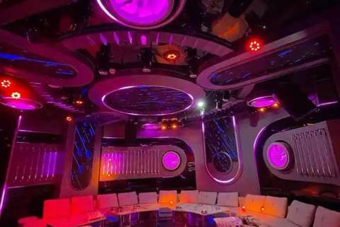 宝鸡夜场招聘穿便装包住，上下班接送