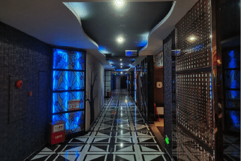 东莞夜总会招聘,东莞礼宾员招聘,穿便装,包住接送上下班