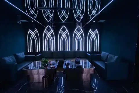 西宁KTV诚聘礼仪女生灵活上班团队急聘等您来